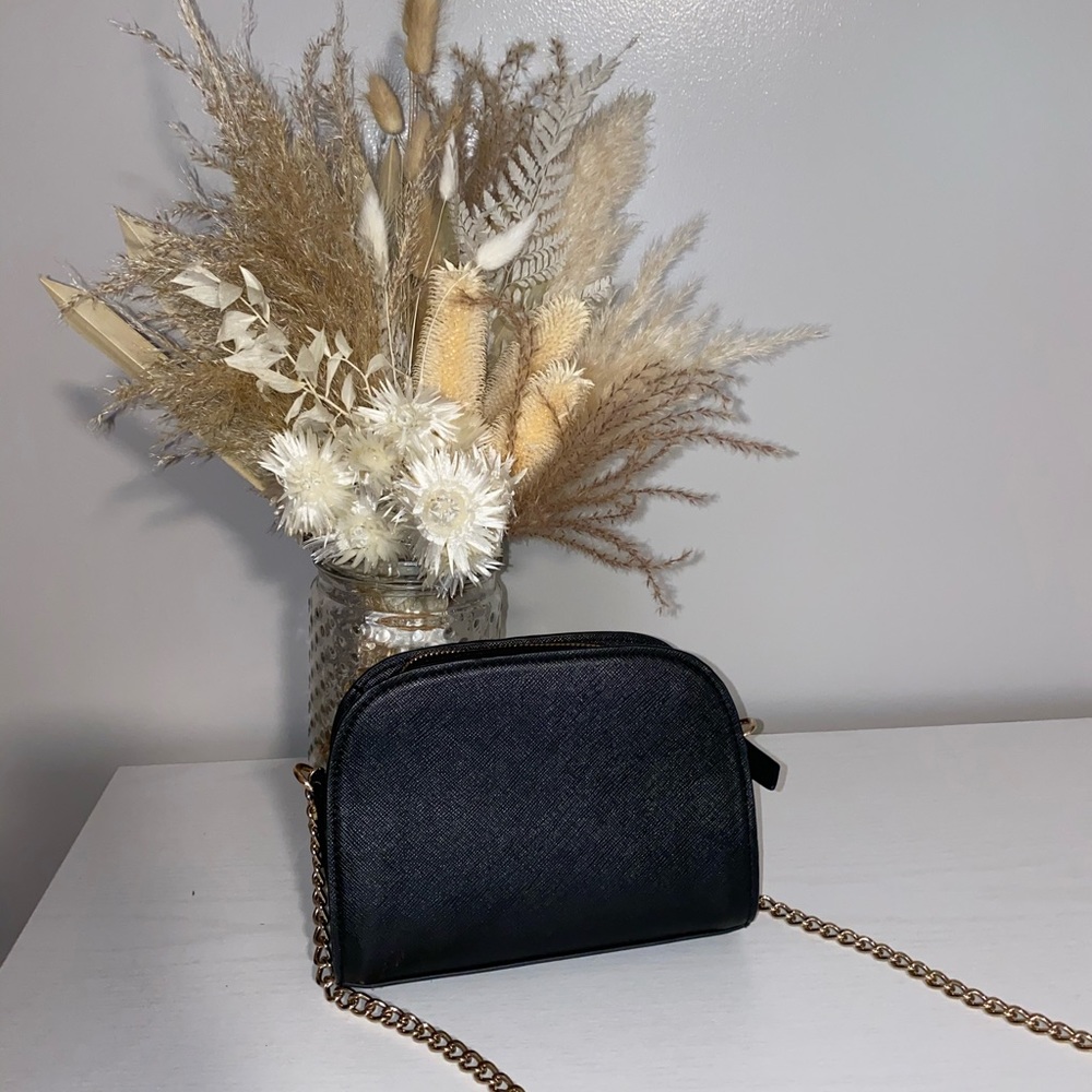 Black Purse, Gold Chain Strap